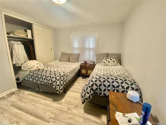 Building Photo - 107 Baker Hill Rd