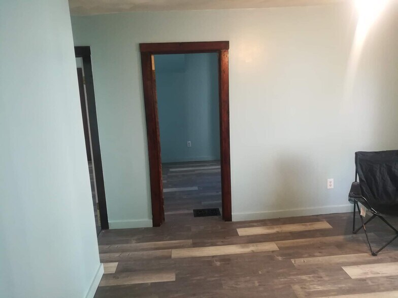 Building Photo - 25 Newcomb Pl