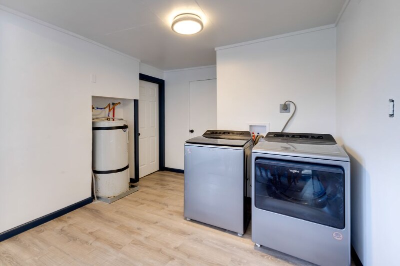 Building Photo - 400 S Holladay Dr