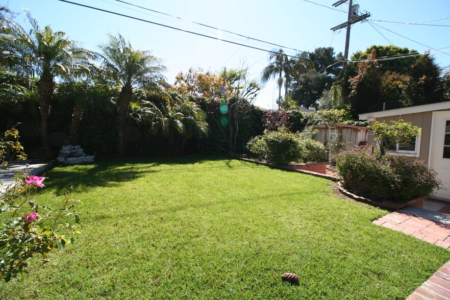 Building Photo - 8318 Gonzaga Ave