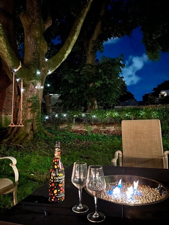 Building Photo - 10 Hunnewell Ave