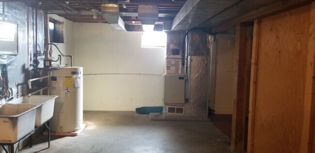 Building Photo - Cedar Duplex