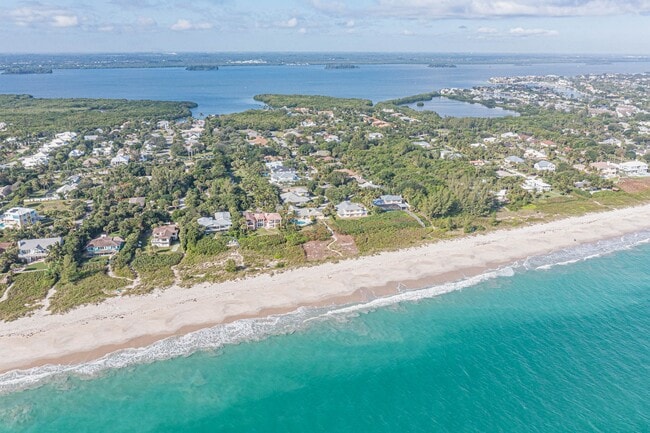 Building Photo - 2225 Silver Sands Ct
