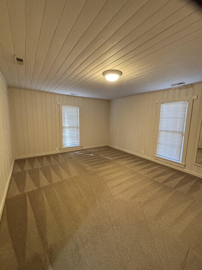 Building Photo - 2115 Galilee Rd