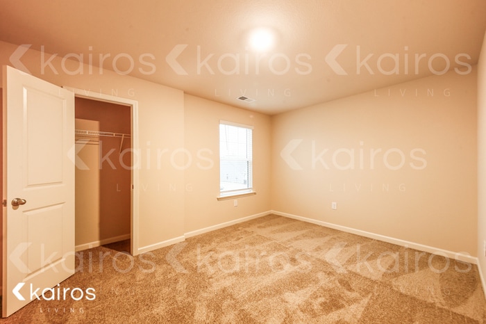 Building Photo - 1067 Pilgrim Ln