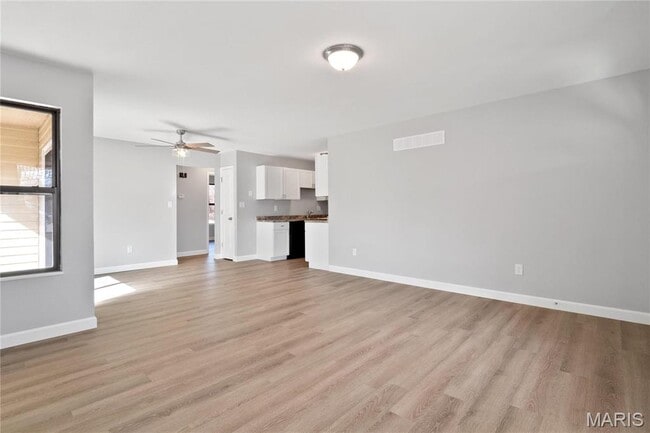 Building Photo - 701 Oak Hollow Ct