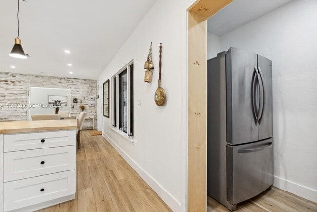 Building Photo - 1512 NW 4th Ave