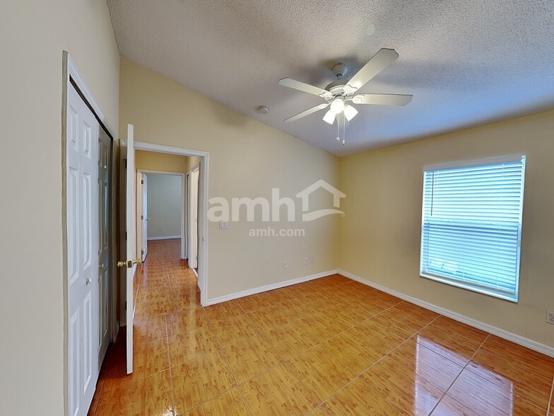 Building Photo - 1042 Raining Meadows Ln