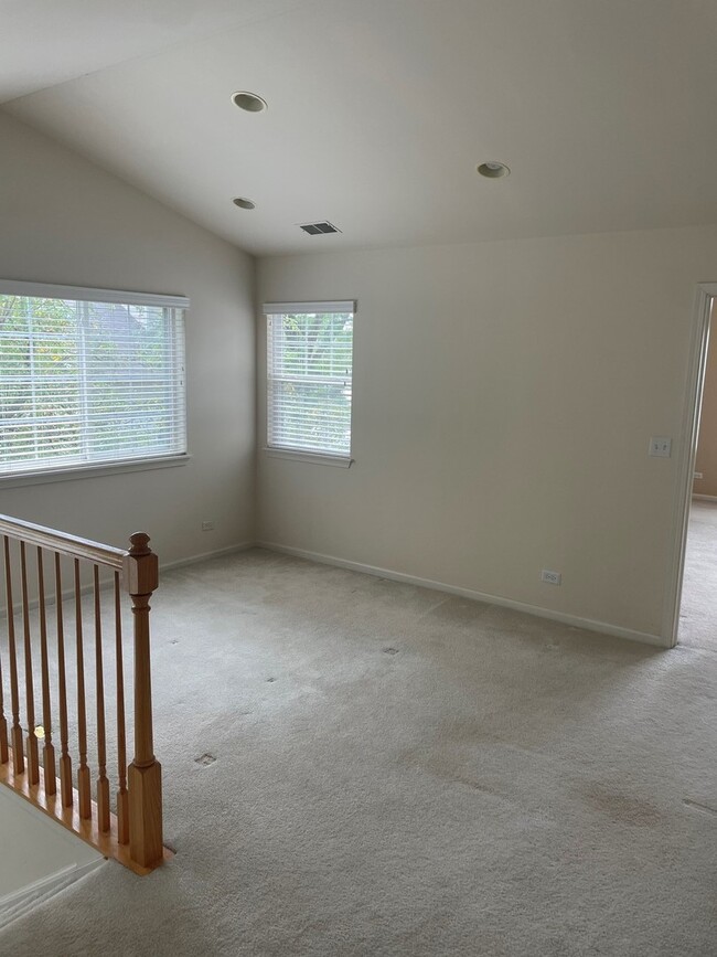 Building Photo - 3092 Kentshire Cir