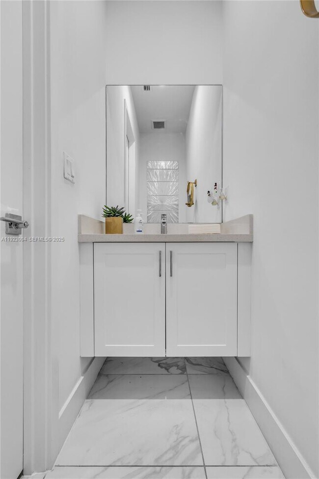 Building Photo - 4363 NW 81st Ave