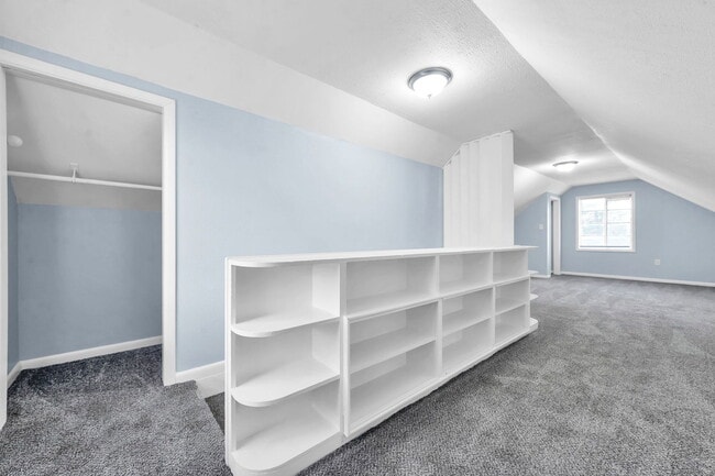 Building Photo - 118 N Kellner Rd