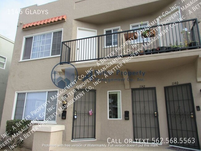 Primary Photo - 2 story 3 bed, 2 bath w/tiled floors & inc...