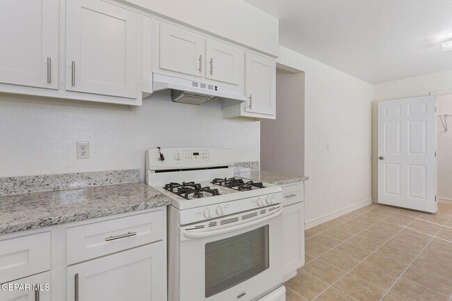Building Photo - 10060 Kellogg St