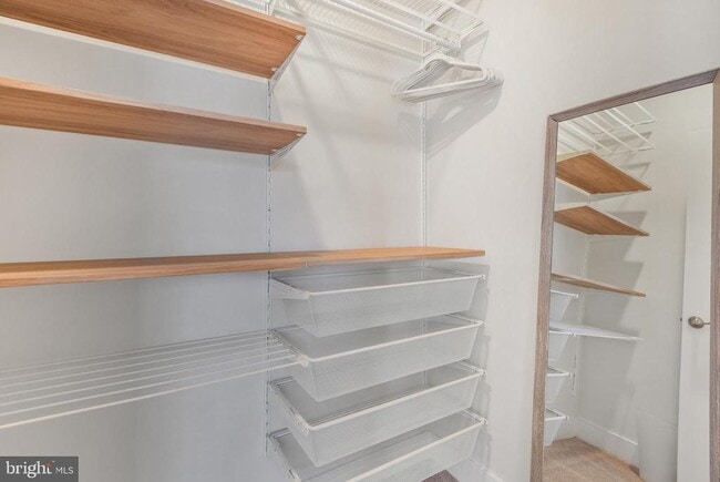 Building Photo - 813 Rockwell Ave