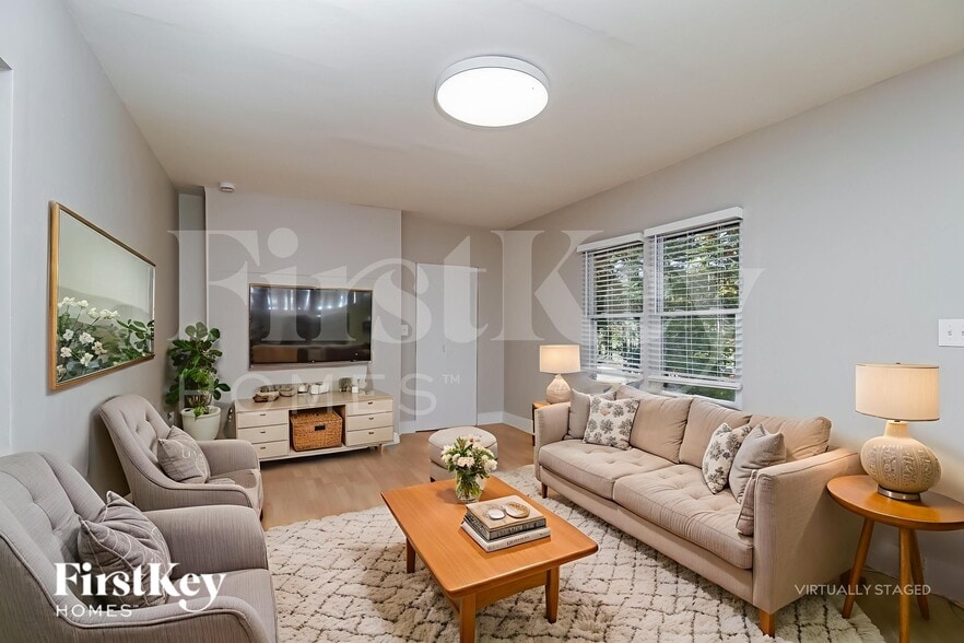 Building Photo - 2081 Glenwood Ave SE