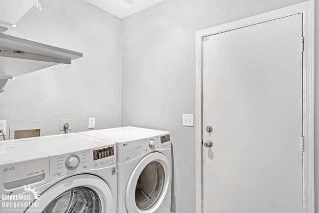 Building Photo - Spacious 3Bdm 1Ba Home In Central Phoenix!