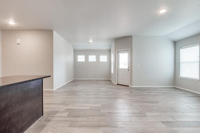 Building Photo - 13321 Beaumont Dr