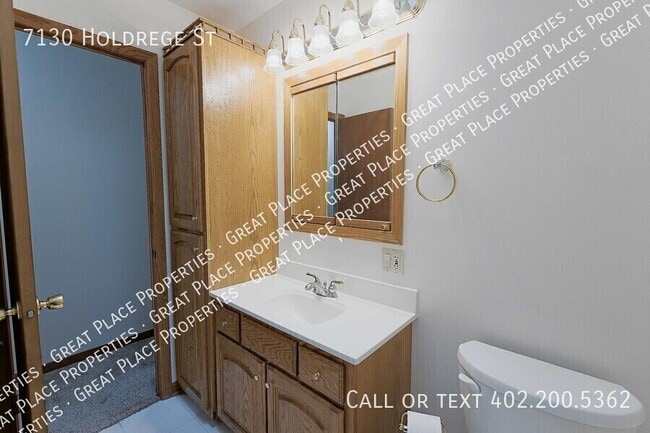 Building Photo - 7130 Holdrege St