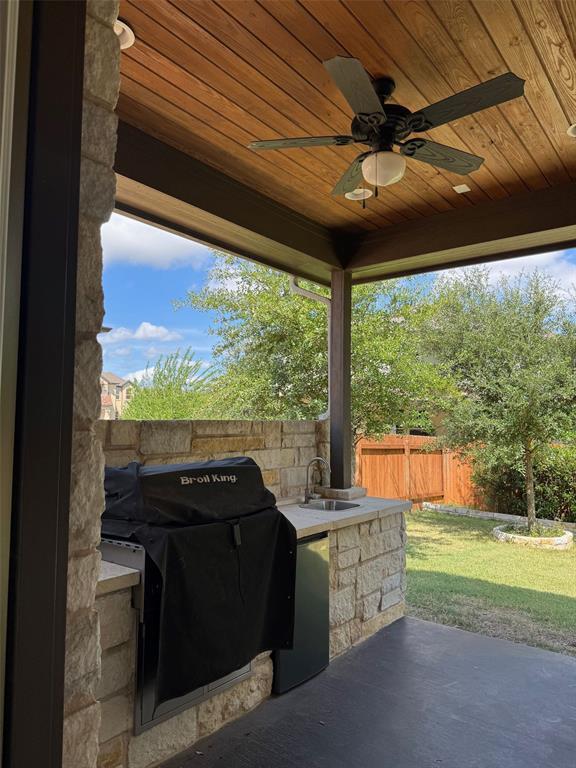 Building Photo - 717 Kingston Pl