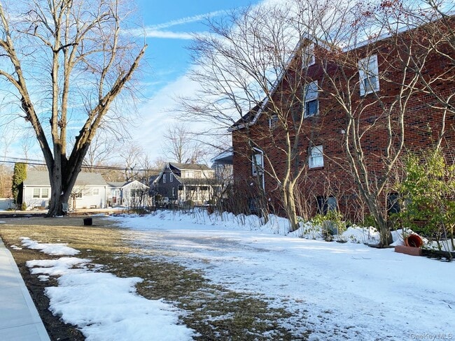 Building Photo - 11 Stone Ave