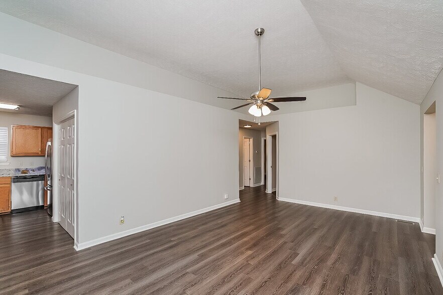 Building Photo - 3925 Calumet Dr