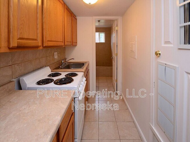 Building Photo - 612 N 46th St
