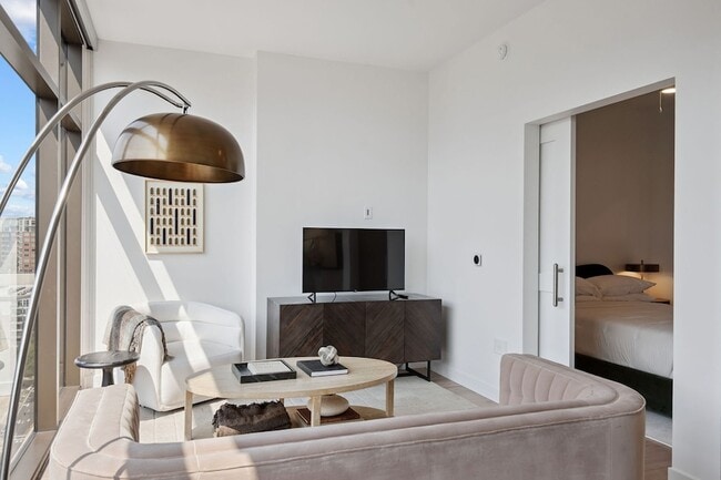 Building Photo - 1212 Demonbreun St