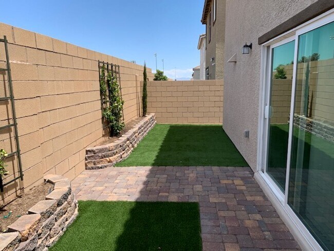 Building Photo - COMING SOON! NICE 4 BEDROOM HOME IN CENTENNIAL HILLS-NORTHWEST AREA!!!