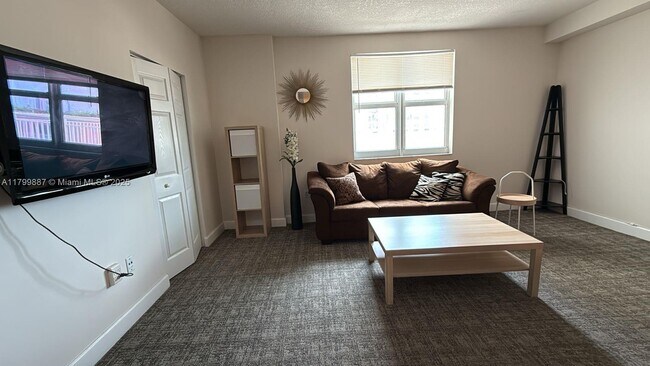 Building Photo - 50 Menores Ave