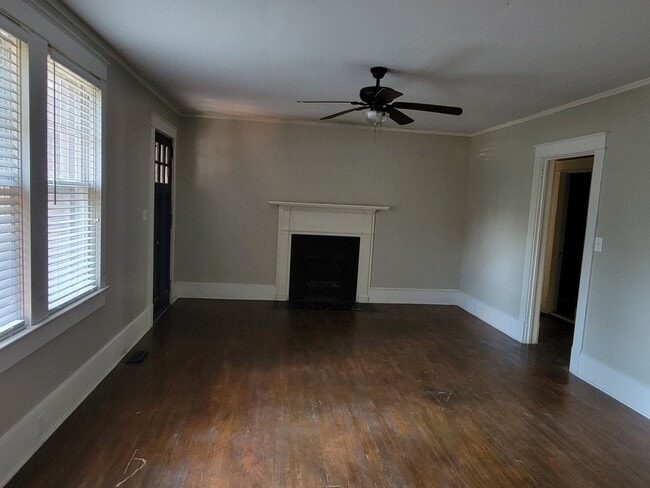 Building Photo - 3 Bedroom 1.5 bath House Florence!