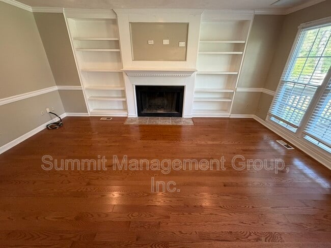 Building Photo - 1611 Ellington Rd SE