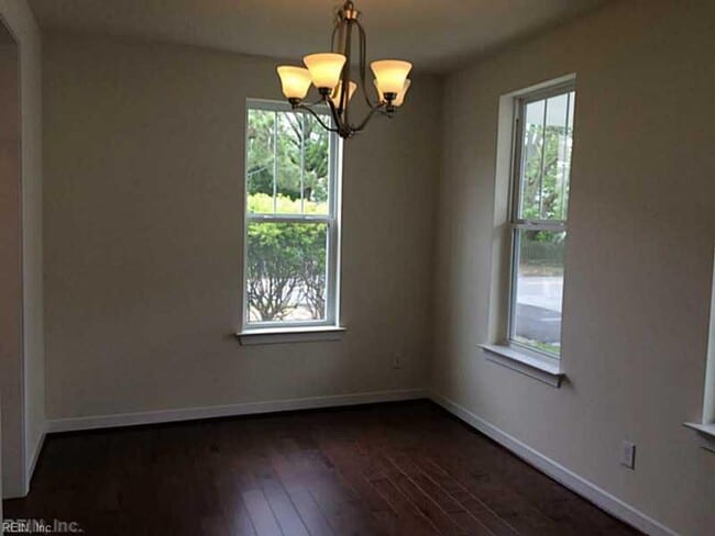 Building Photo - Beach Borough