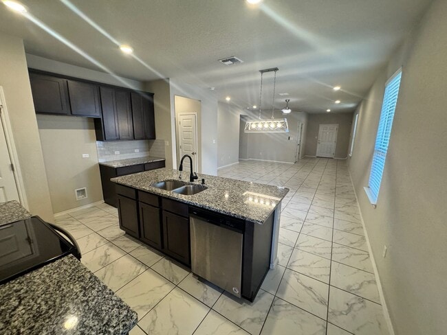 Building Photo - Move-In Ready Modern 4-Bedroom 2 Bath Home in South SA Near Palo Alto College