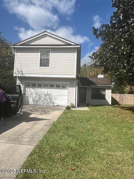 Primary Photo - 3811 English Colony Dr N
