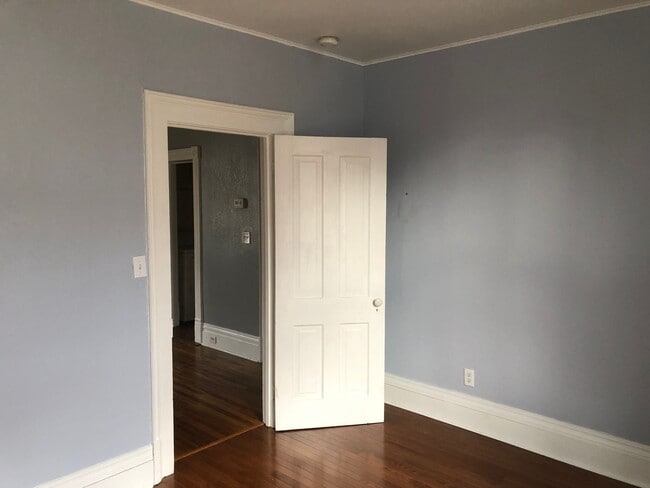 Building Photo - Charming Southside Cottage with Spacious G...