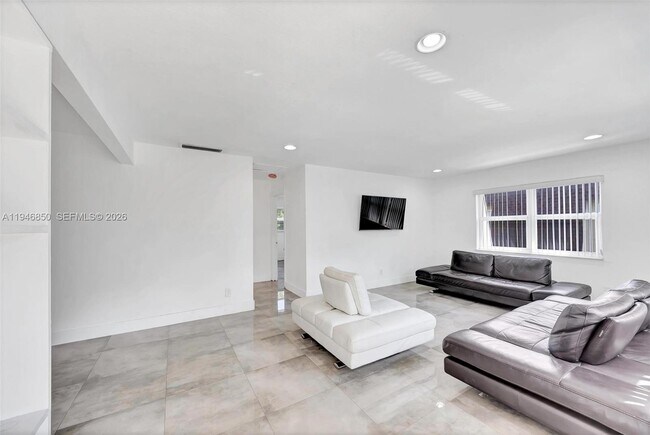 Building Photo - 4530 SW 54th St