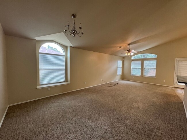 Building Photo - 6908 Golden Oak Ln
