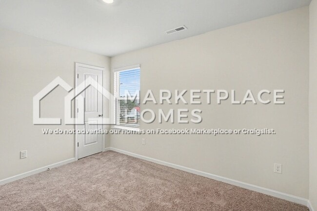 Building Photo - 2047 Lala Loop