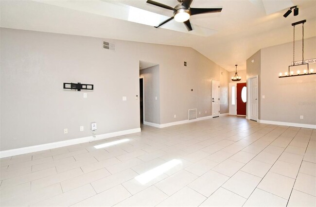 Building Photo - 1242 Ravida Woods Dr