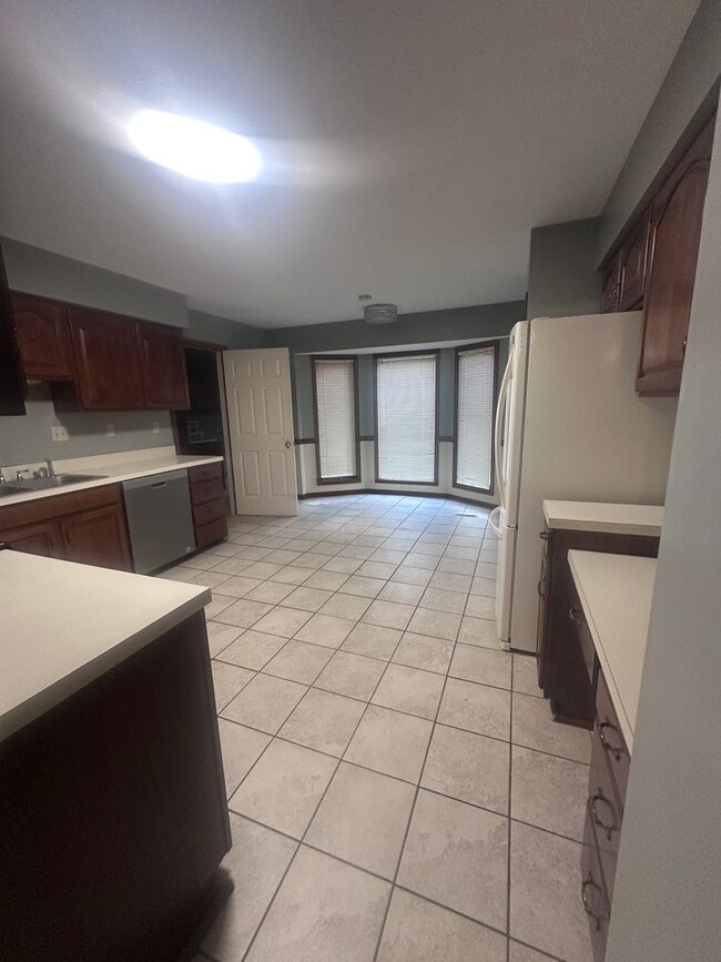 Building Photo - 1002 Juniper Springs Dr