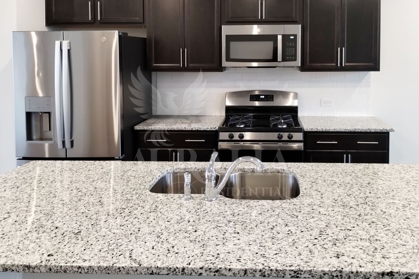 Building Photo - 2405 Kasota Ln