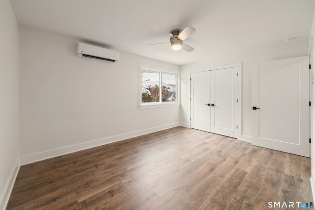 Building Photo - 304 Heritage Vlg