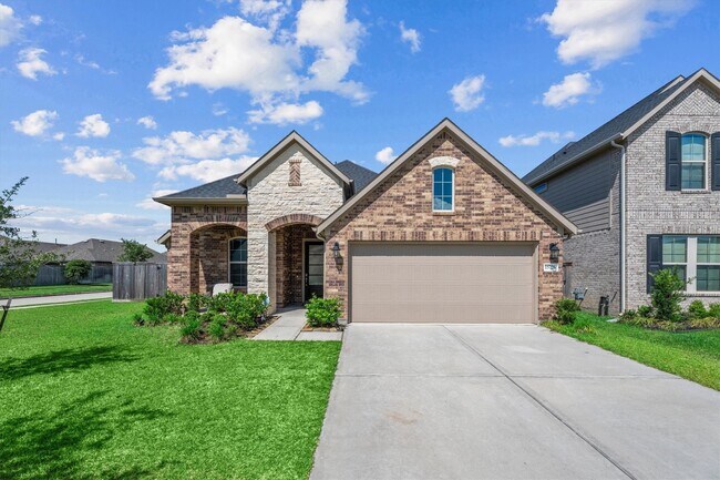 Building Photo - 15726 Rosemary Hl Ln