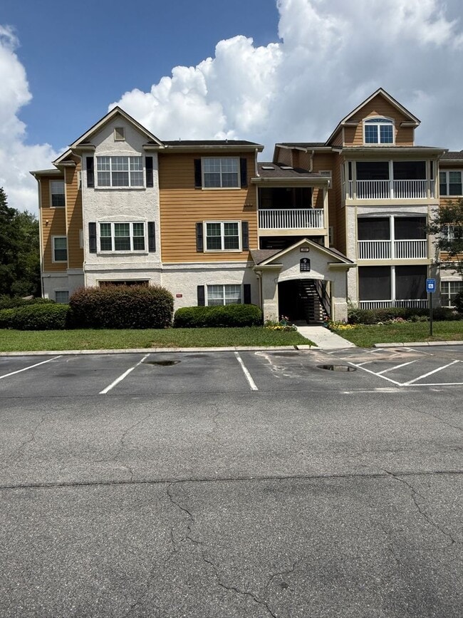 Building Photo - 9201 Walden Park Dr