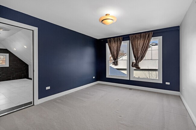 Building Photo - 7242 Greywall Ct