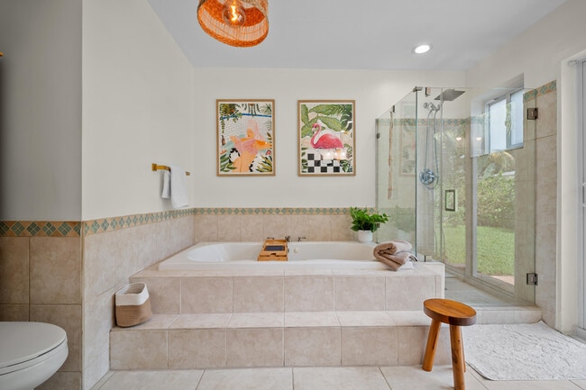 Building Photo - 2421 SW 29th Way