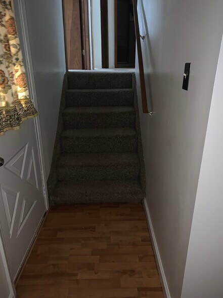 To bedrooms - 6105 Dacola Shores Rd