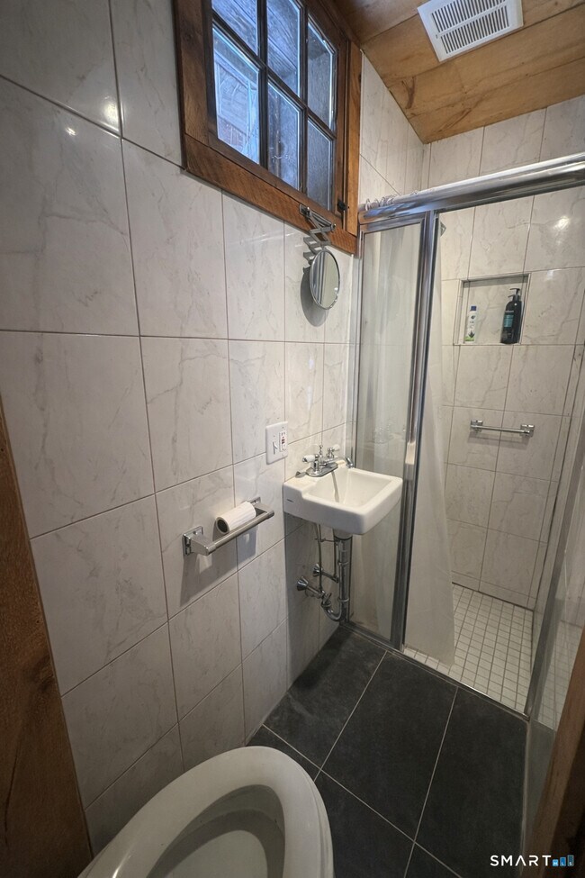 Building Photo - 45 Hoppen Rd