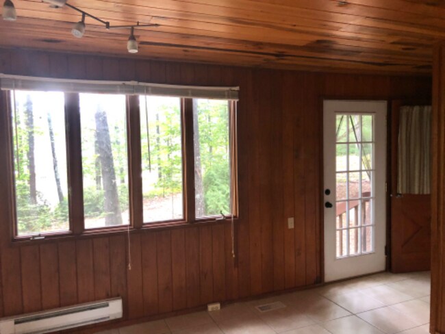 Building Photo - 107 Rockcrest Ridge