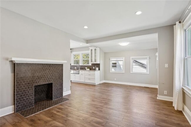 Building Photo - 1654 Westhaven Dr SW